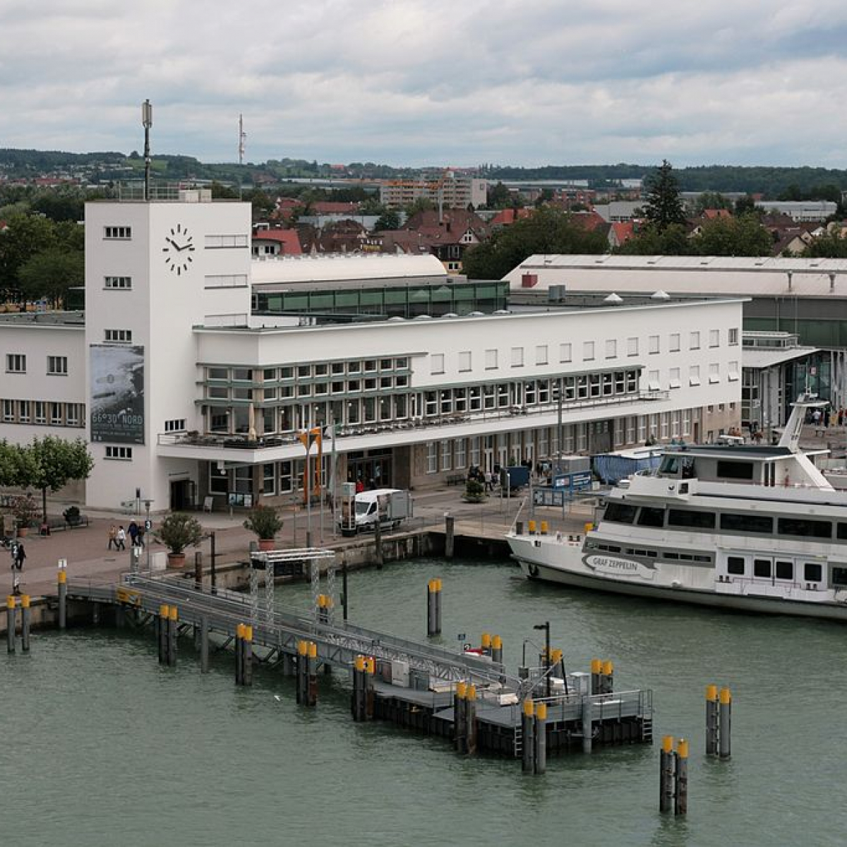 Zeppelin Museum: Ein Haus für Technik & Kunst in Friedrichshafen  Yachtcharter Bodensee - Hausboot - Motoryacht - Motorboot